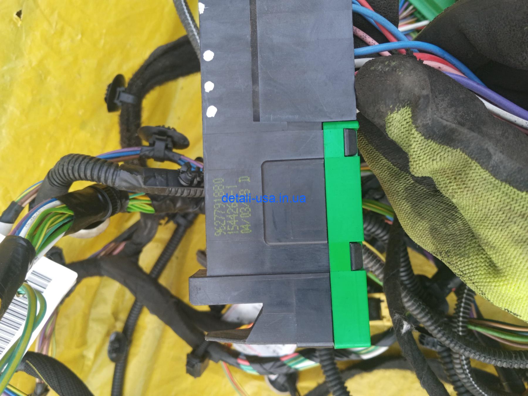 0-04-05-81e353652c4be4dc88b9c89e5fa3b432d0acf8000fc18f527a764fcfbf0c0f88_e9fd759b5aa92a83 Блок предохранителей Peugeot 301, 9627791880