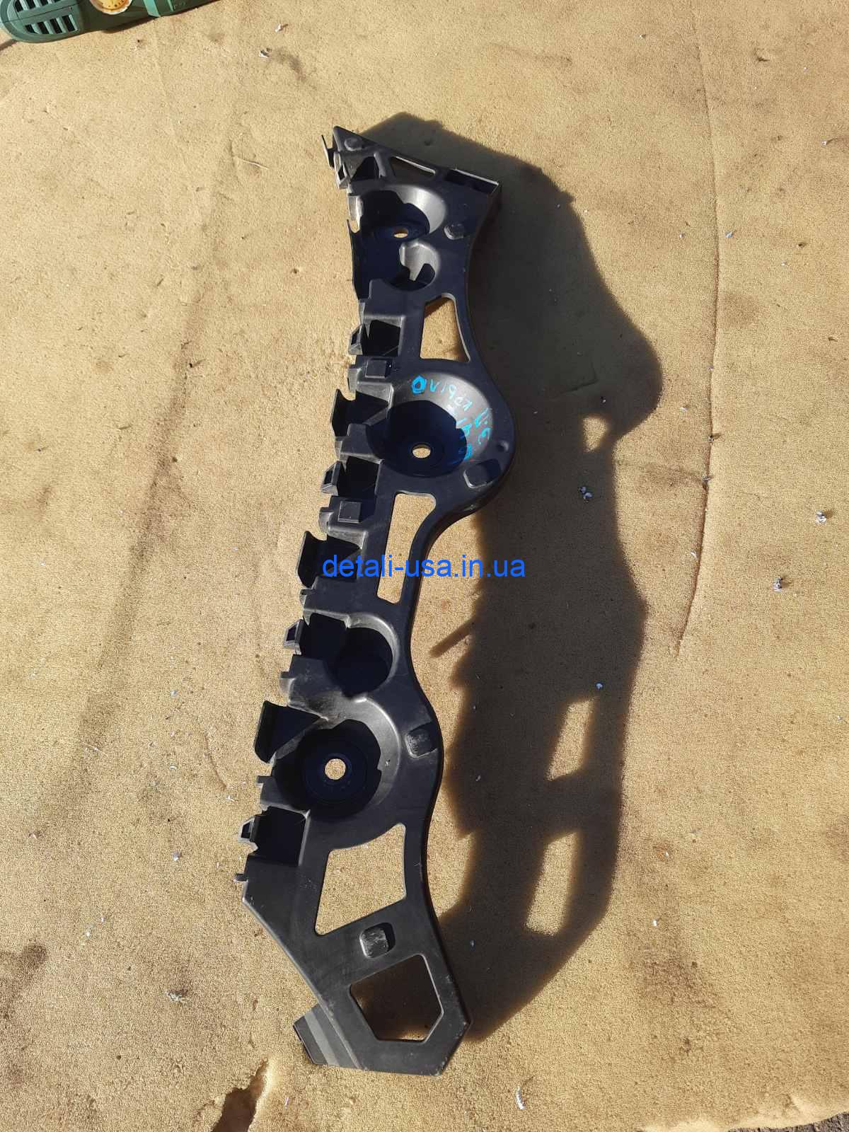 0-04-05-f0603bfb20dbeba46b701ba98d5c43927d14c8bdc5129ce485a7e9b691526cc1_7d7ae2d6a40513b Кронштейн заднего бампера правый logan, 850446322R