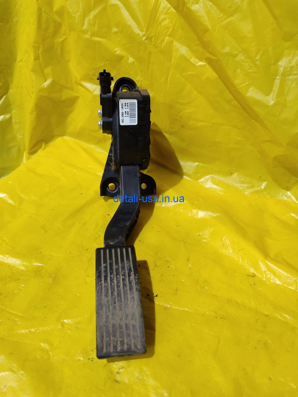 Педаль газа Кіа Ріо 327261j500 Педаль газа Кіа Rіо 327261j500