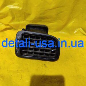 Дефлектор решітка салону правий VAG POLO 6RF819704B