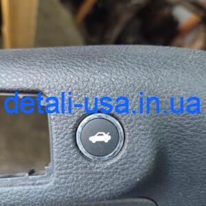 Кнопка открывания багажника Chrysler 200 68141864AA