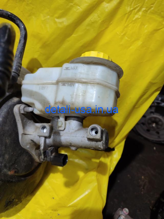 Головний гальмівний циліндр VOLKSWAGEN POLO 6R0611301A Головний гальмівний циліндр VOLKSWAGEN POLO 6R0611301A