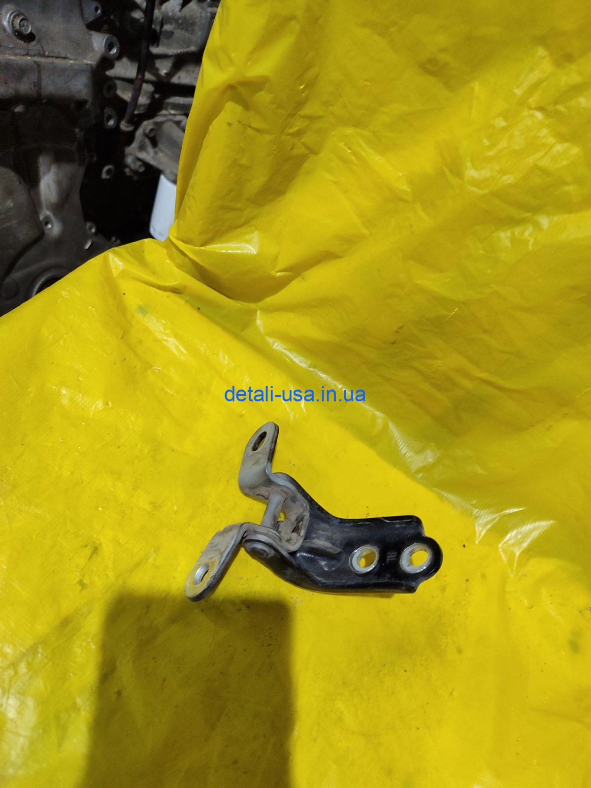 Петля задней правой двери нижняя Hyundai accent 2012 A046057 Петля задней правой двери нижняя Hyundai accent 2012 A046057