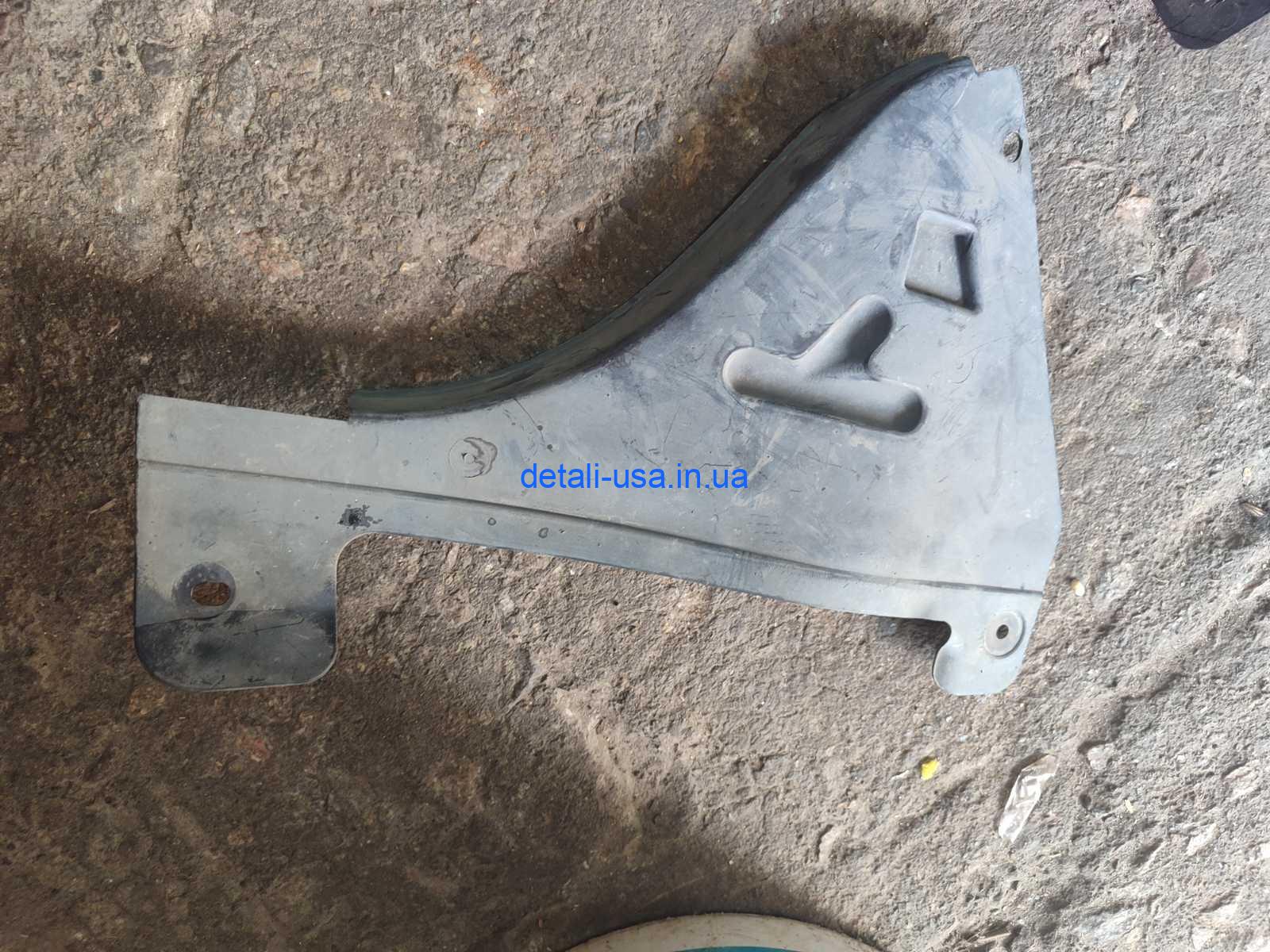 Защита двигателя правая Jeep Cherokee 55112867AA Защита двигателя правая Jeep Cherokee 55112867AA