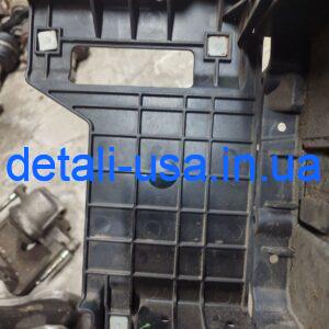 Кронштейн Chrysler 200 68186054AC