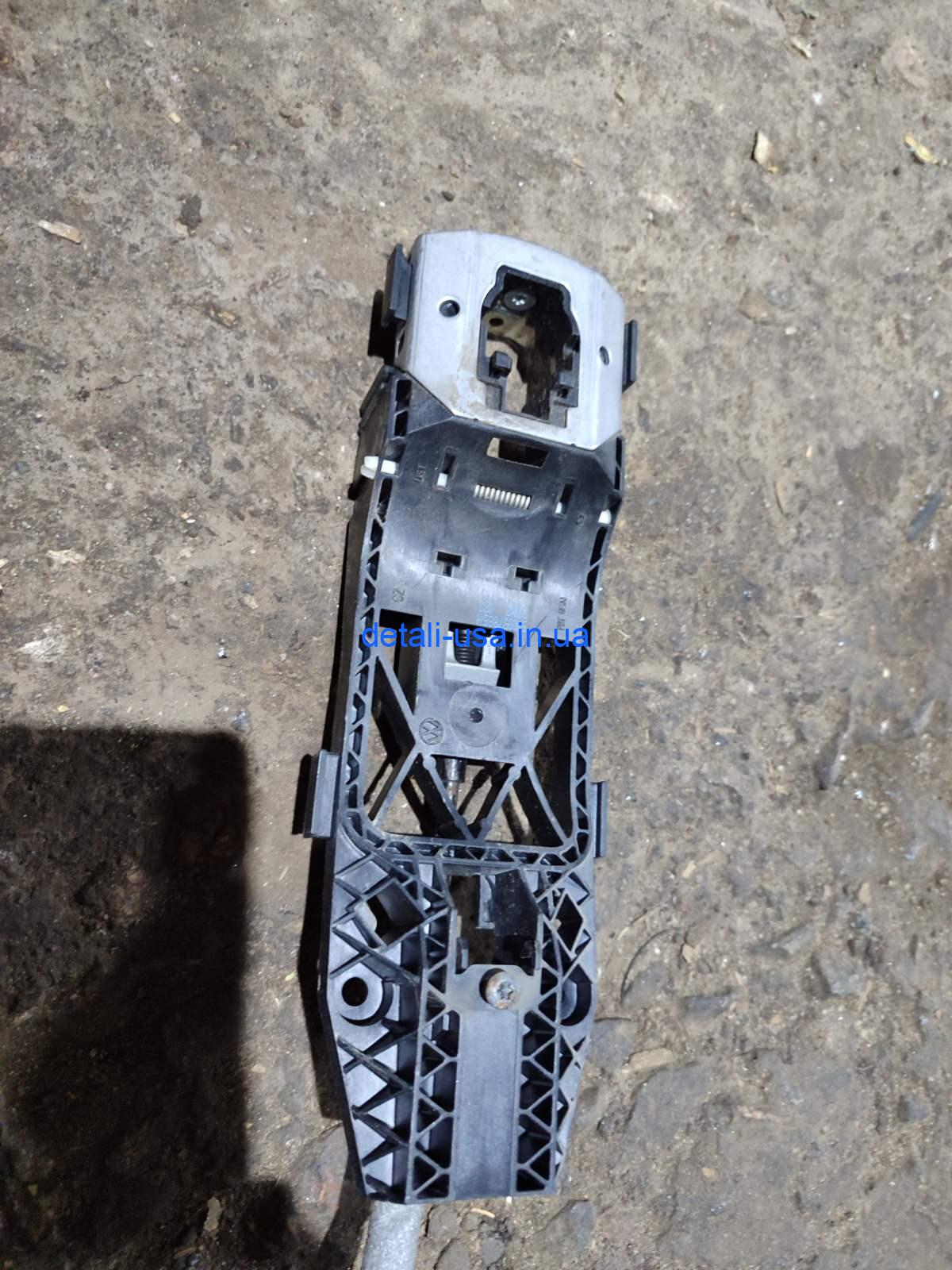 Підставка кріплення ручки передня ліва VOLKSWAGEN POLO 5no837885h Підставка кріплення ручки передня ліва VOLKSWAGEN POLO 5no837885h