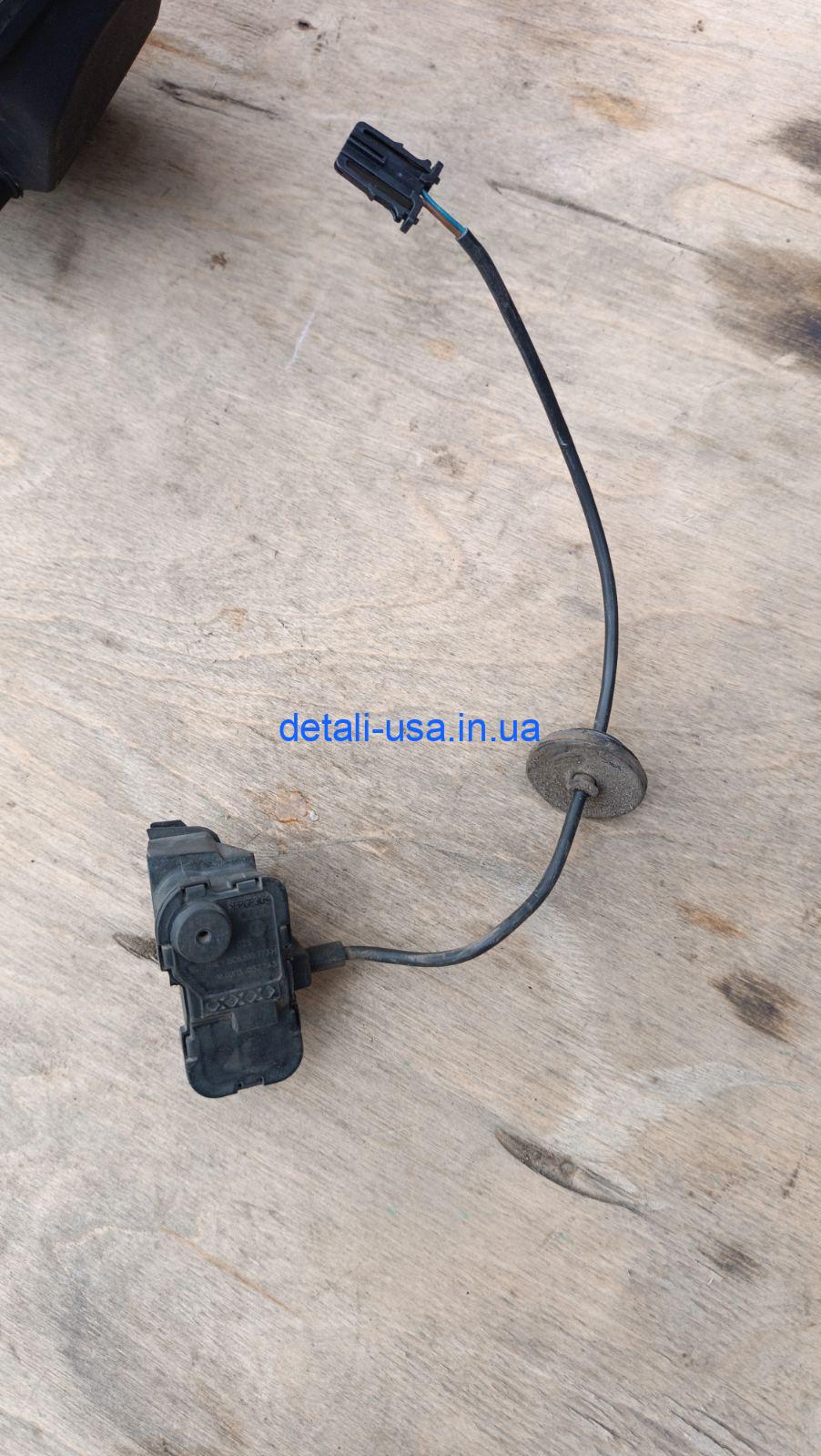 Замок лючка бензобака VOLKSWAGEN POLO 5c6810773h Замок лючка бензобака VOLKSWAGEN POLO 5c6810773h