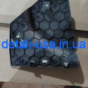 Накладка консоли правая с дефектом ssangyong korando 7798034051