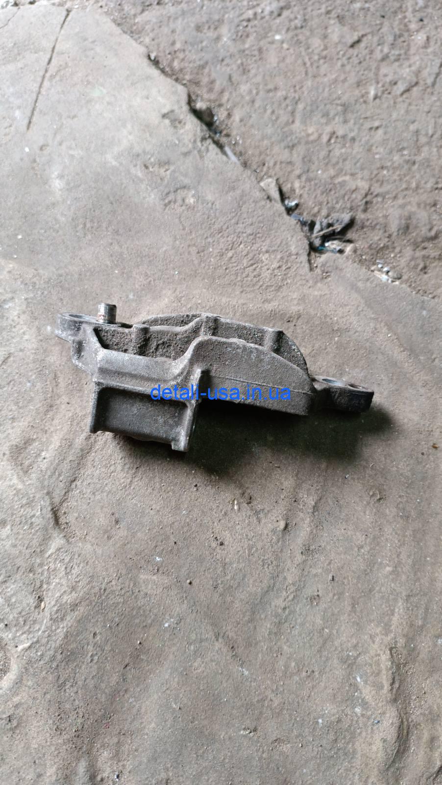 Кронштейн генератора Peugeot 301 2018 Citroen 9812038580 Кронштейн генератора Peugeot 301 2018 Citroen 9812038580