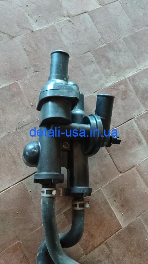 Корпус термостата Jeep Patriot 04884568AC Корпус термостата Jeep Patriot 04884568AC